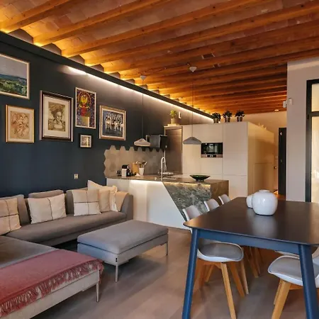 Fully Equipped Upscale Loft Weekly Cleaning Incl Barcelona