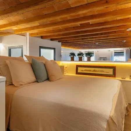 Fully Equipped Upscale Loft Weekly Cleaning Incl *